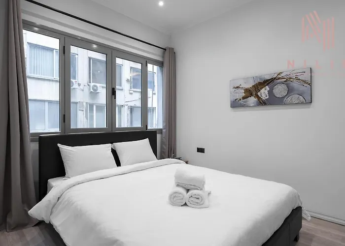 B&w, Nilie Hospitality Mgmt * Salonic